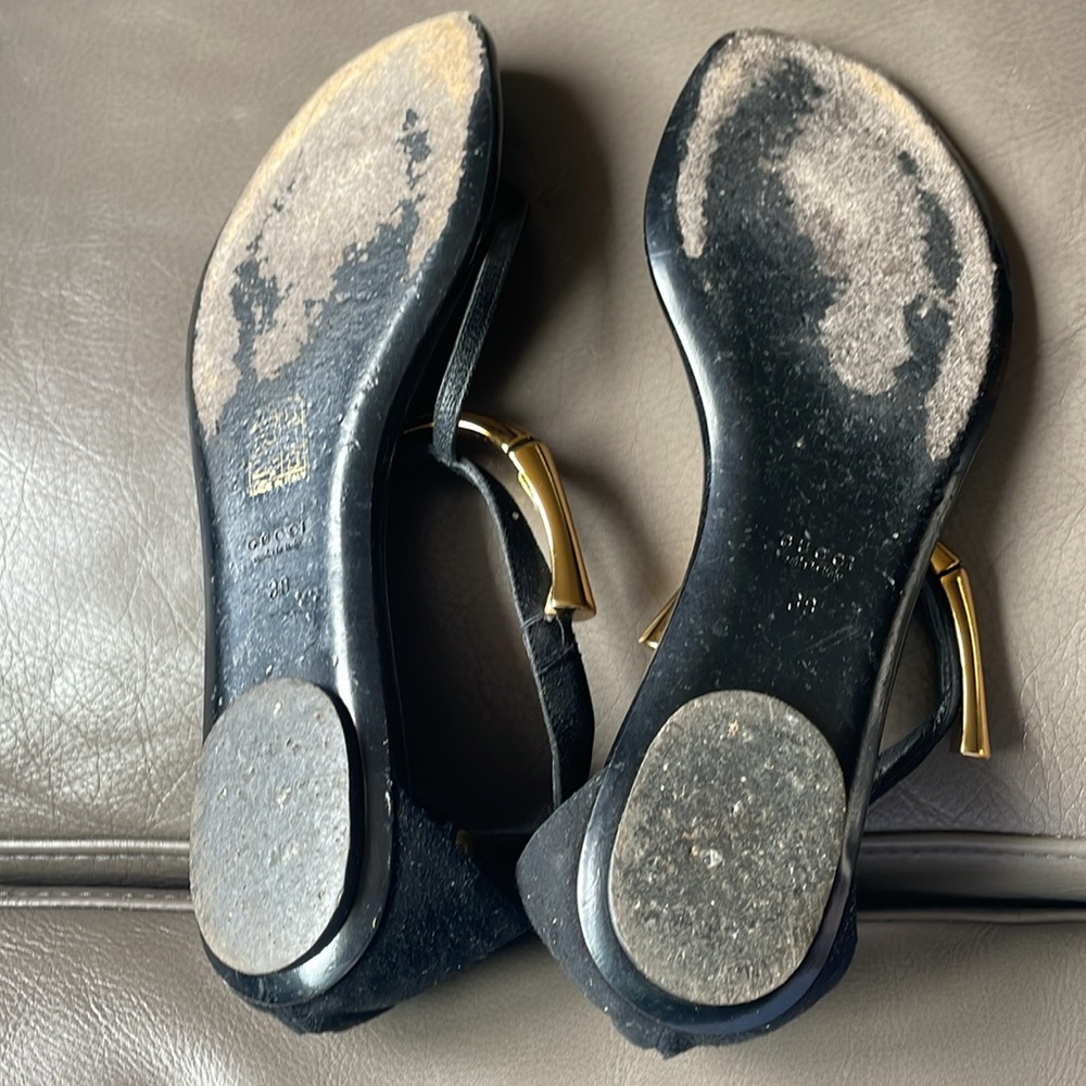 Gucci Black and Gold Sandals with T-Strap Design Sz 38 - Picture 5 of 6